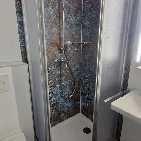 Gaestehaus Meng בית הארחה באד קרוצינגן