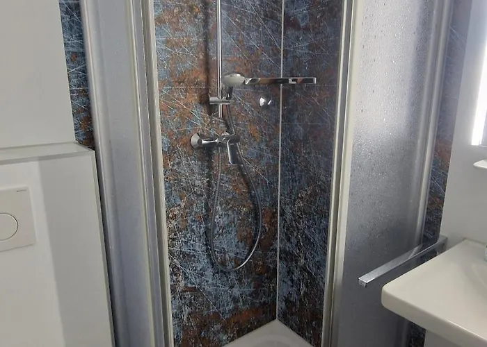 ガストハウス メン ゲストハウス バート・クロツィンゲン