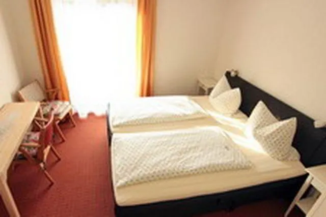 ガストハウス メン バート・クロツィンゲン